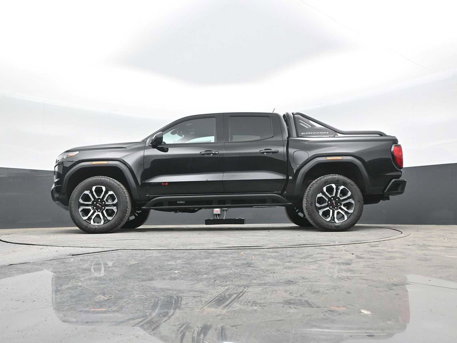 New 2025 GMC Canyon AT4 w/ Nightfall Edition image 40