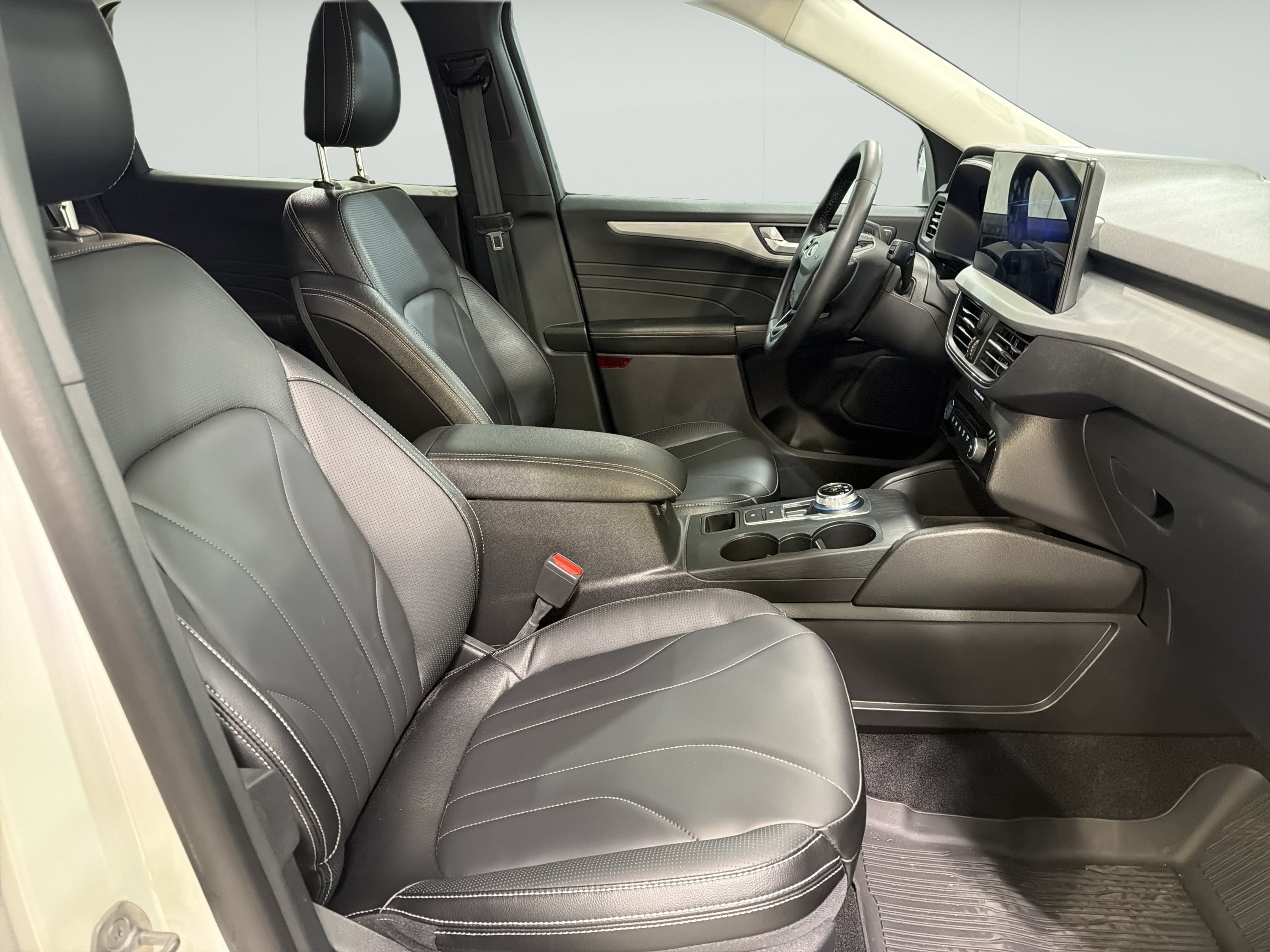 Used 2025 Ford Escape Platinum w/ Premium Technology Package AWD/4WD image 12