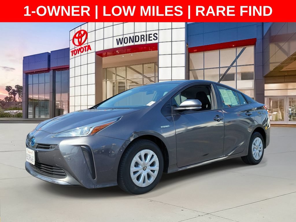 Used 2022 Toyota Prius LE FWD image 2