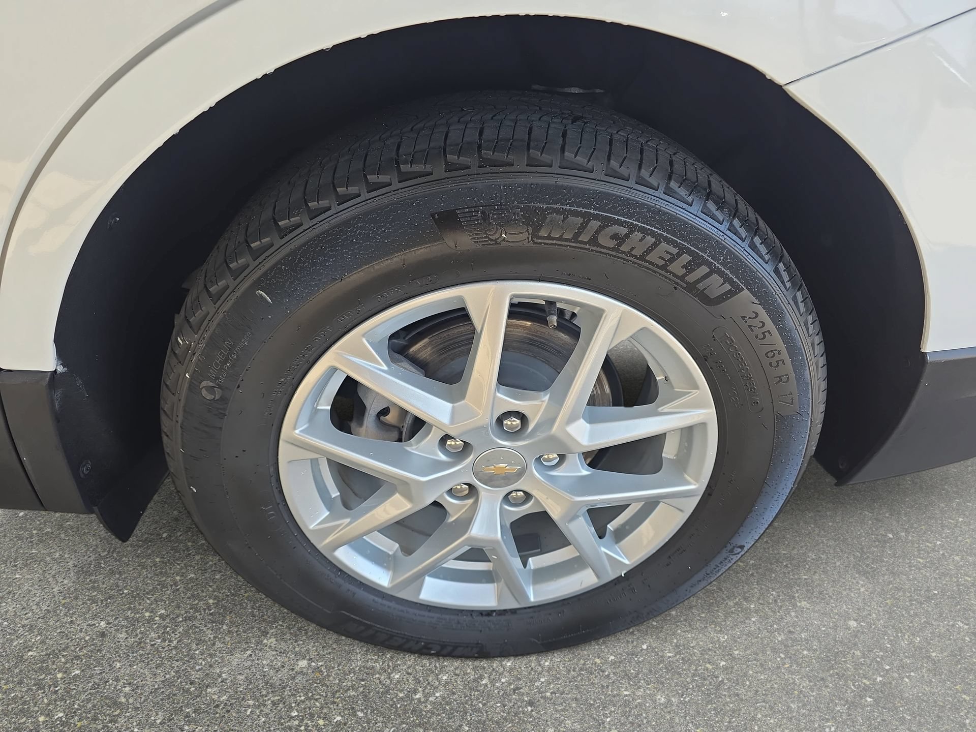 Used 2023 Chevrolet Equinox LT FWD image 31