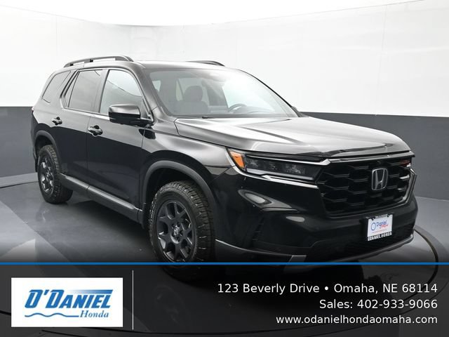 Used 2025 Honda Pilot TrailSport image 8