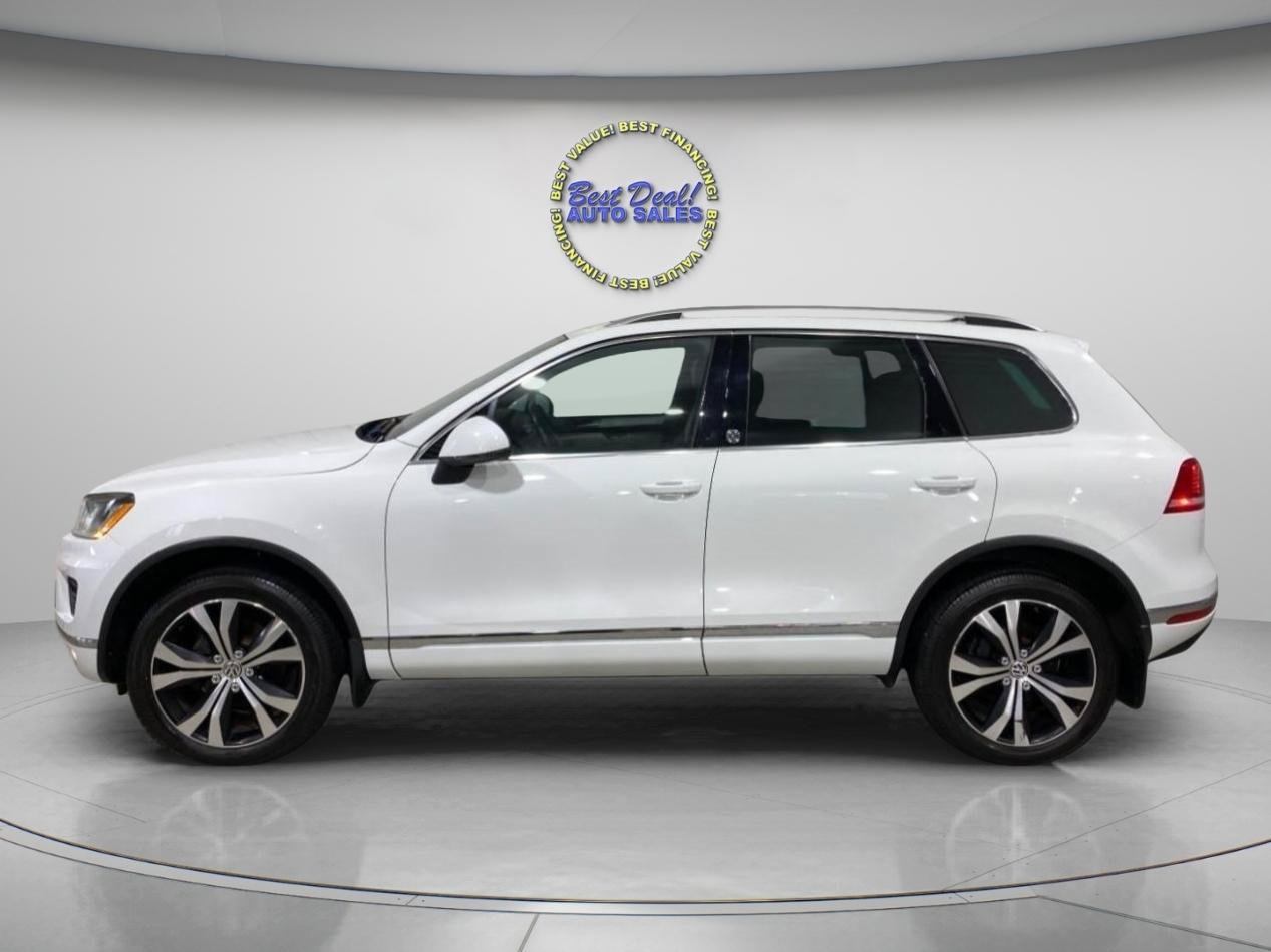 Used 2017 Volkswagen Touareg Wolfsburg Edition AWD/4WD image 2