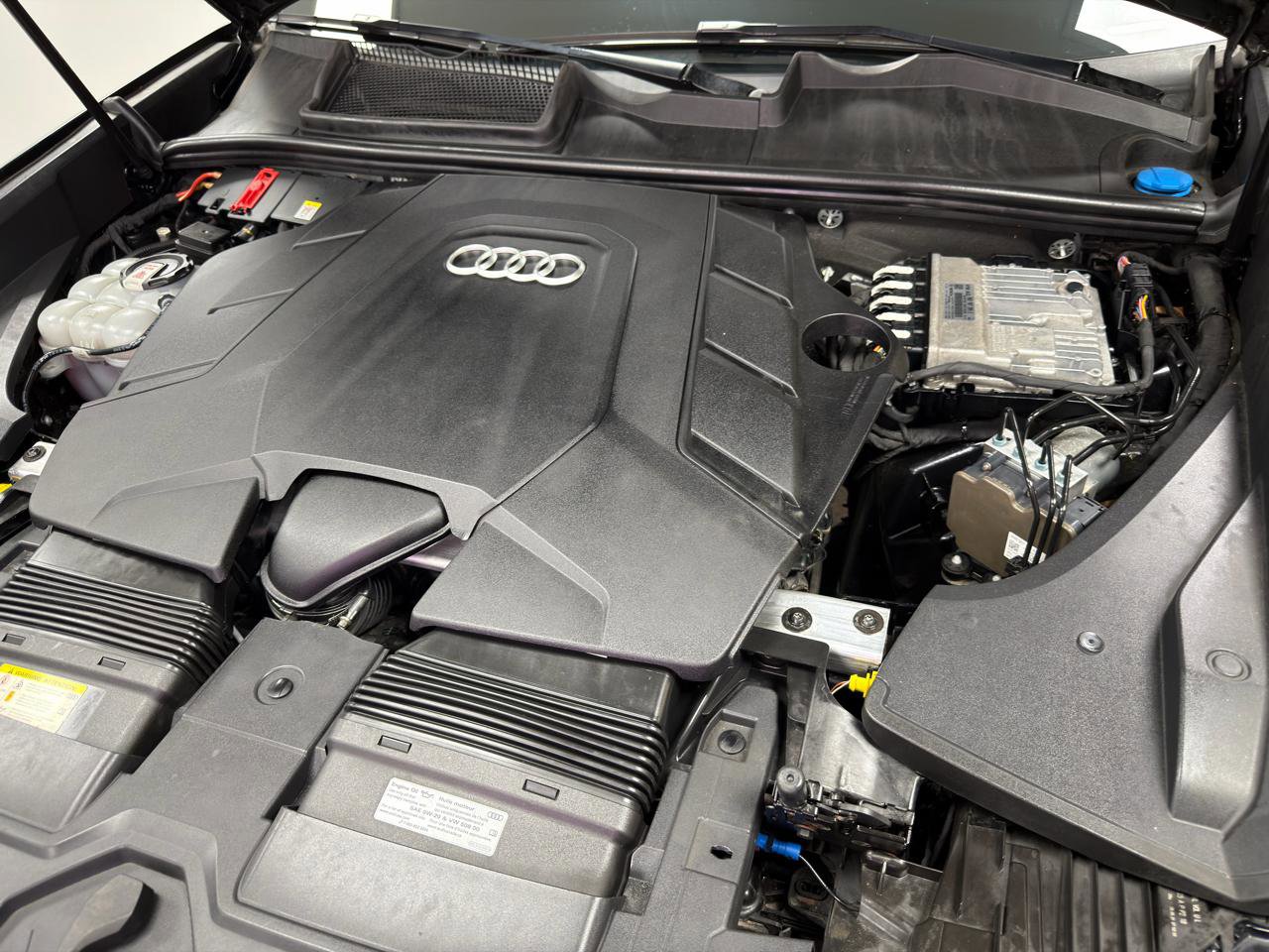 Used 2021 Audi Q8 Prestige w/ Prestige Package AWD/4WD image 33