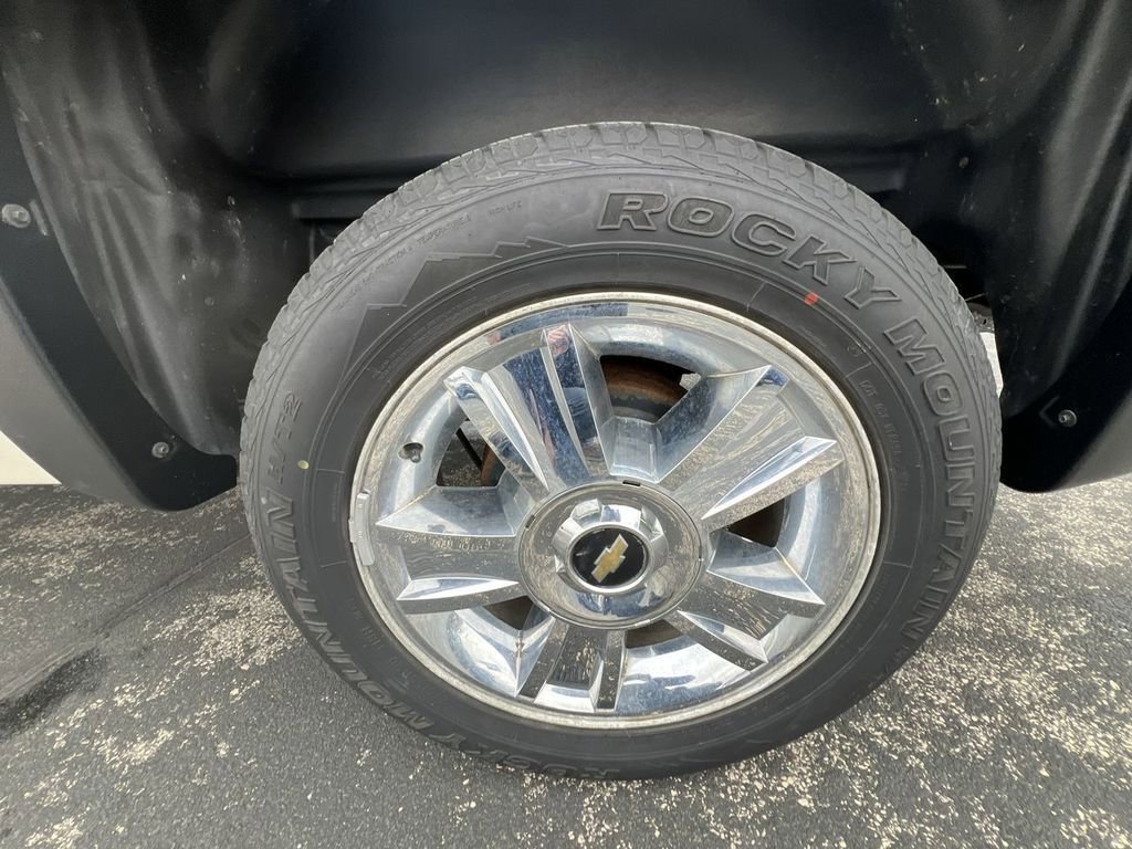 Used 2013 Chevrolet Silverado 1500 LTZ w/ LTZ White Diamond Edition image 29