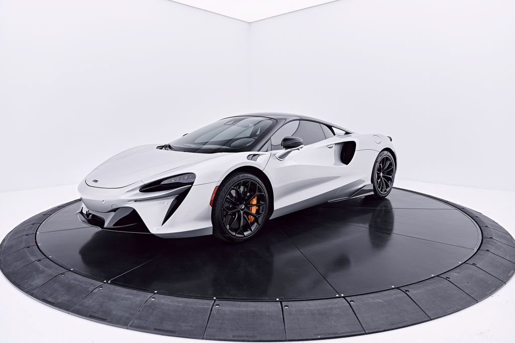 Used 2023 McLaren Artura RWD image 13