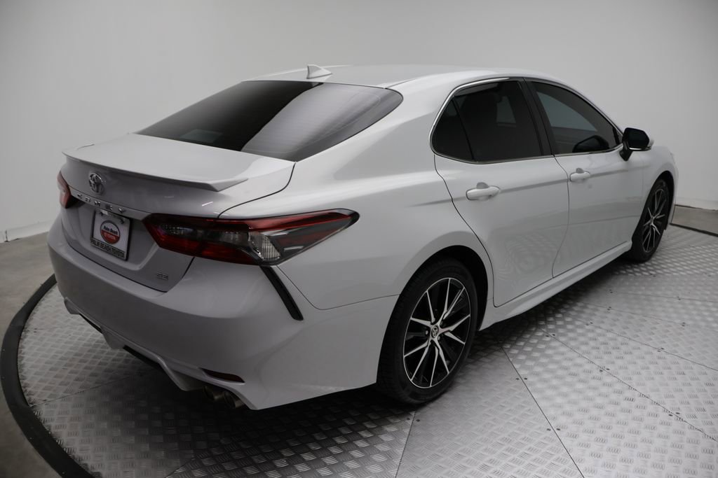 Used 2024 Toyota Camry SE w/ Convenience Package image 8