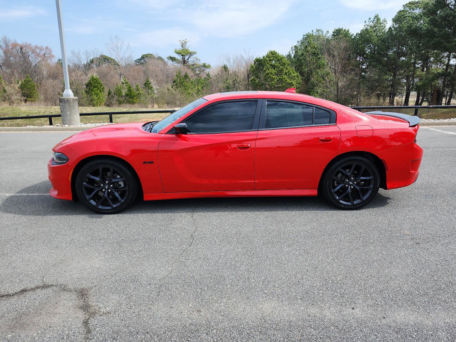 Used 2023 Dodge Charger R/T w/ Blacktop Package image 2