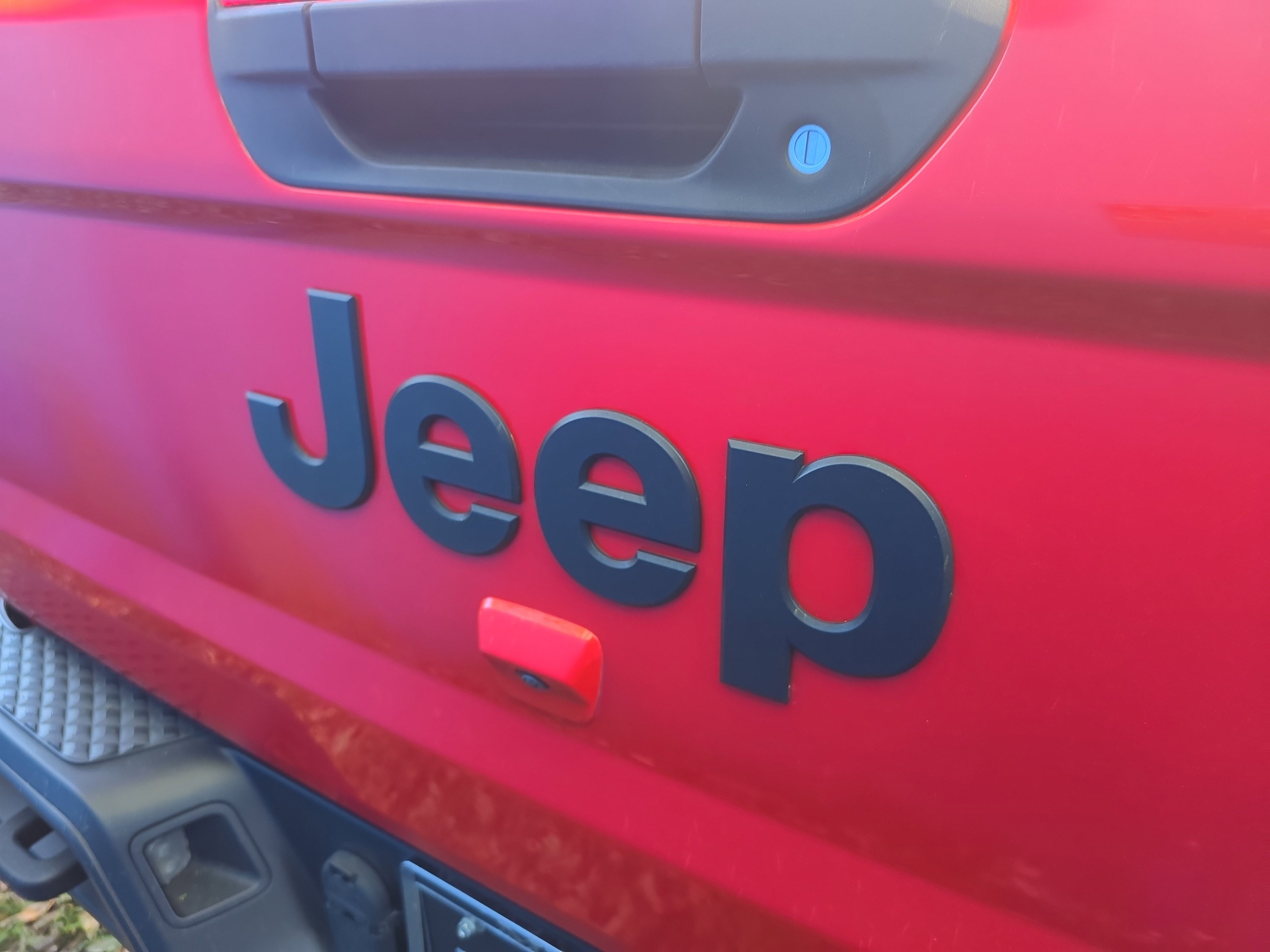 Used 2021 Jeep Gladiator Willys image 8