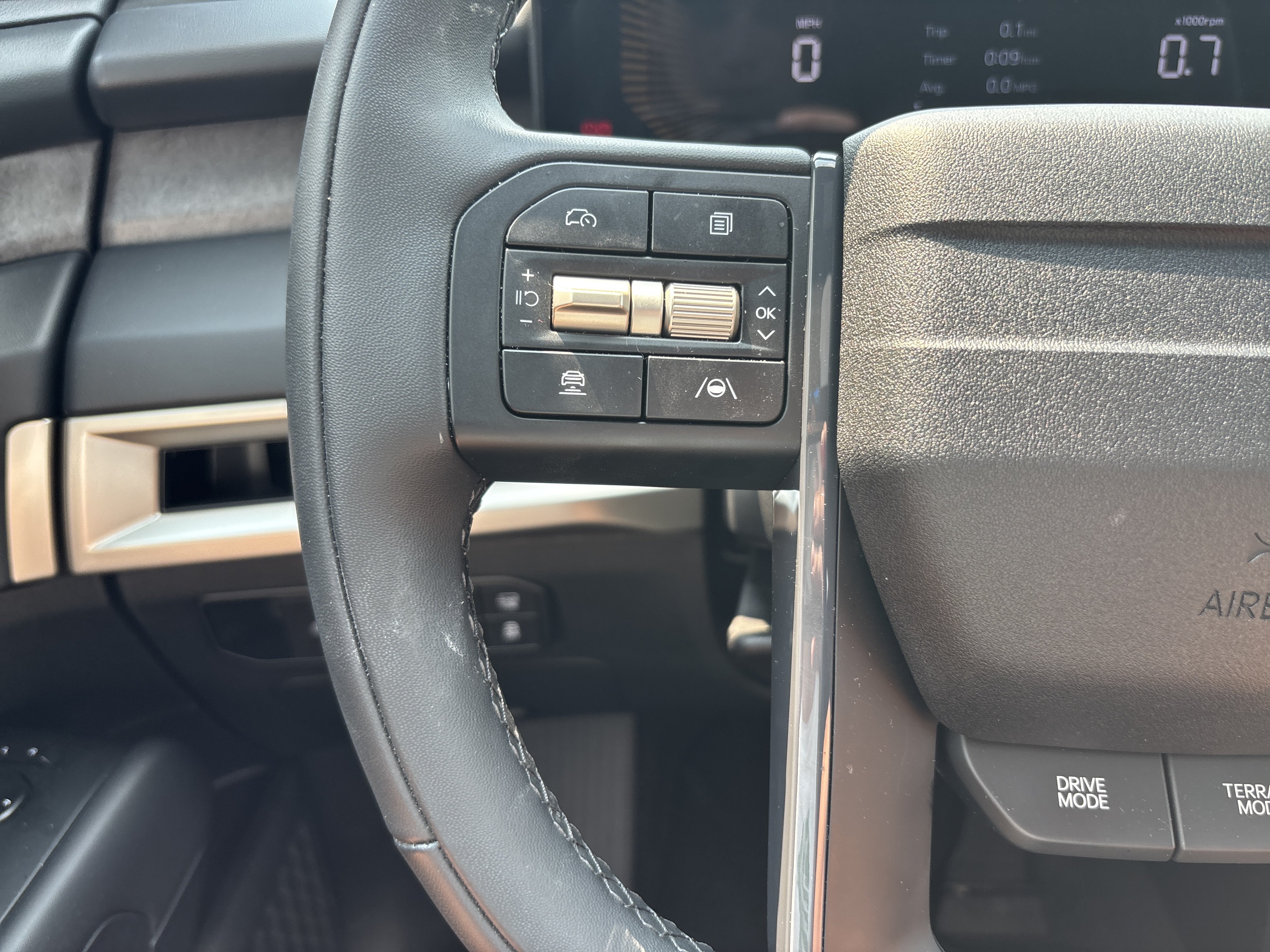 Used 2027 Kia Telluride S w/ Towing Package AWD/4WD image 9