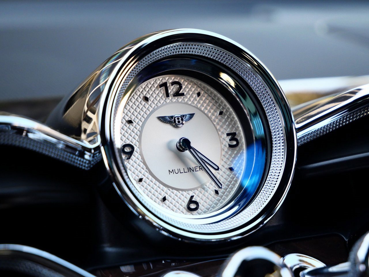 New 2025 Bentley Bentayga Extended Wheelbase image 32