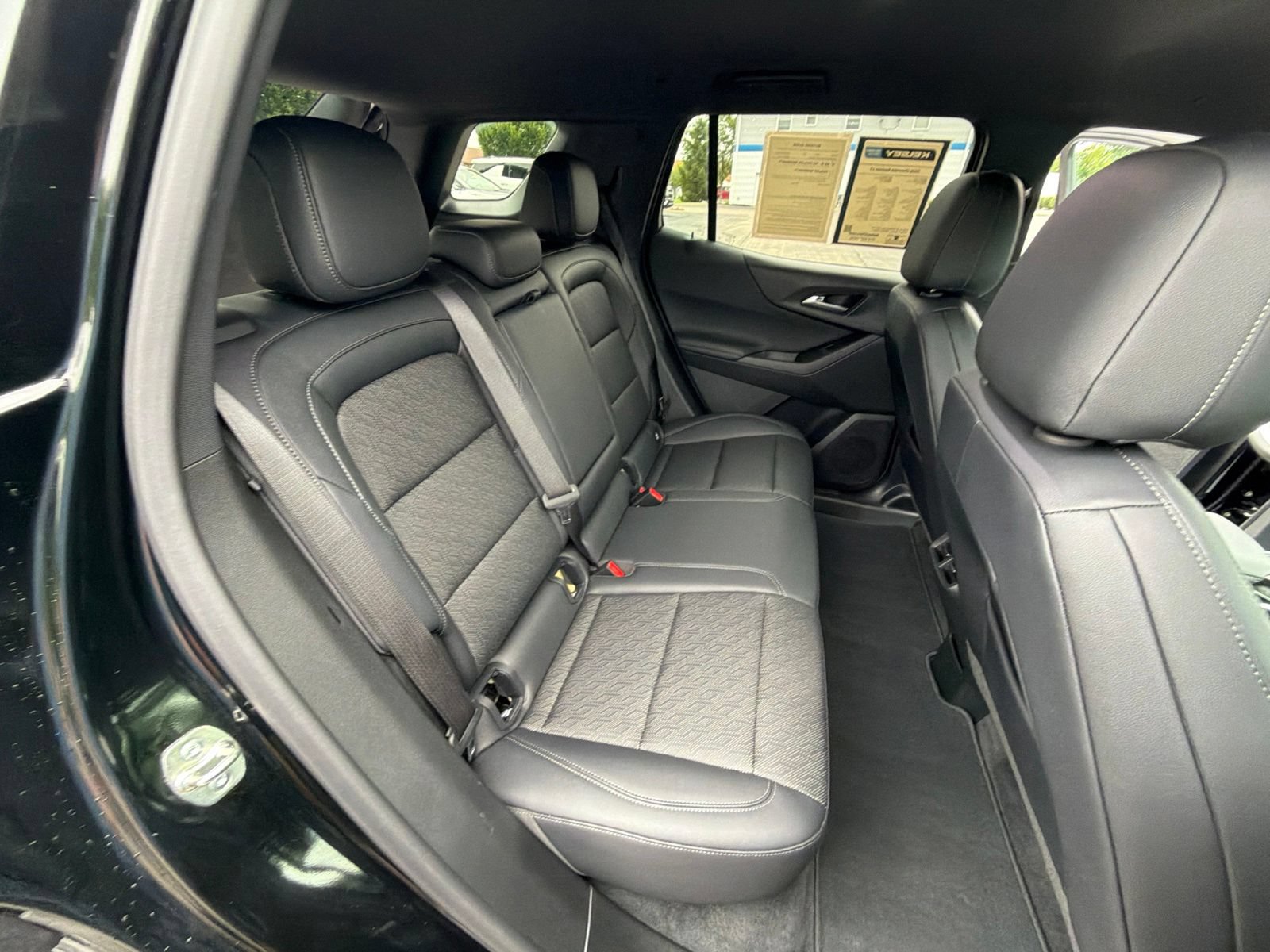 Used 2026 Chevrolet Equinox LT w/ Convenience Package II FWD image 28