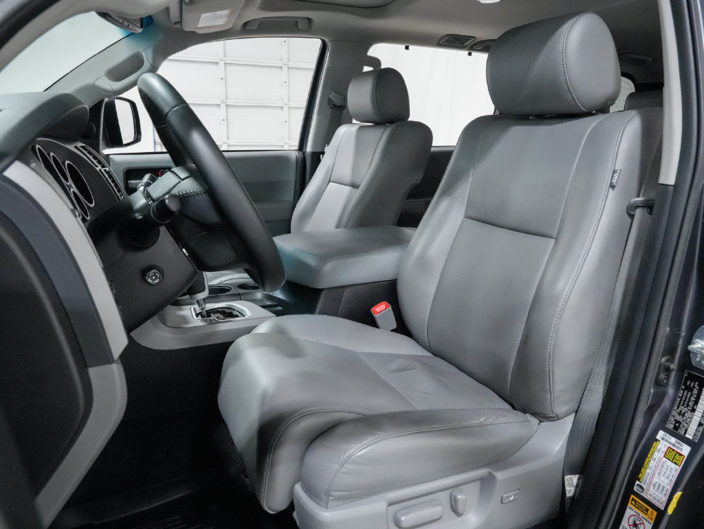 Used 2017 Toyota Sequoia Limited w/ Safety & Convenience Package AWD/4WD image 9