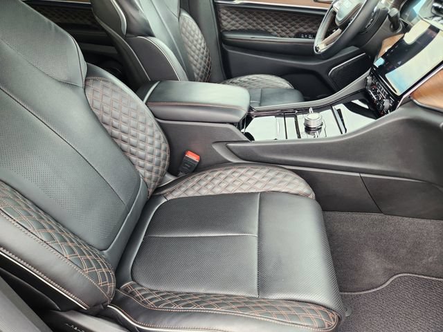 Used 2021 Jeep Grand Cherokee L Summit w/ Luxury Tech Group V AWD/4WD image 14
