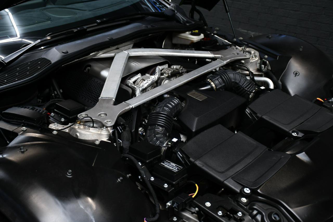 Used 2020 Aston Martin V8 Vantage Coupe RWD image 14