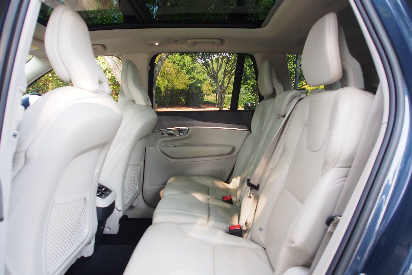 Used 2023 Volvo XC90 B6 Ultimate w/ Protection Package AWD/4WD image 22