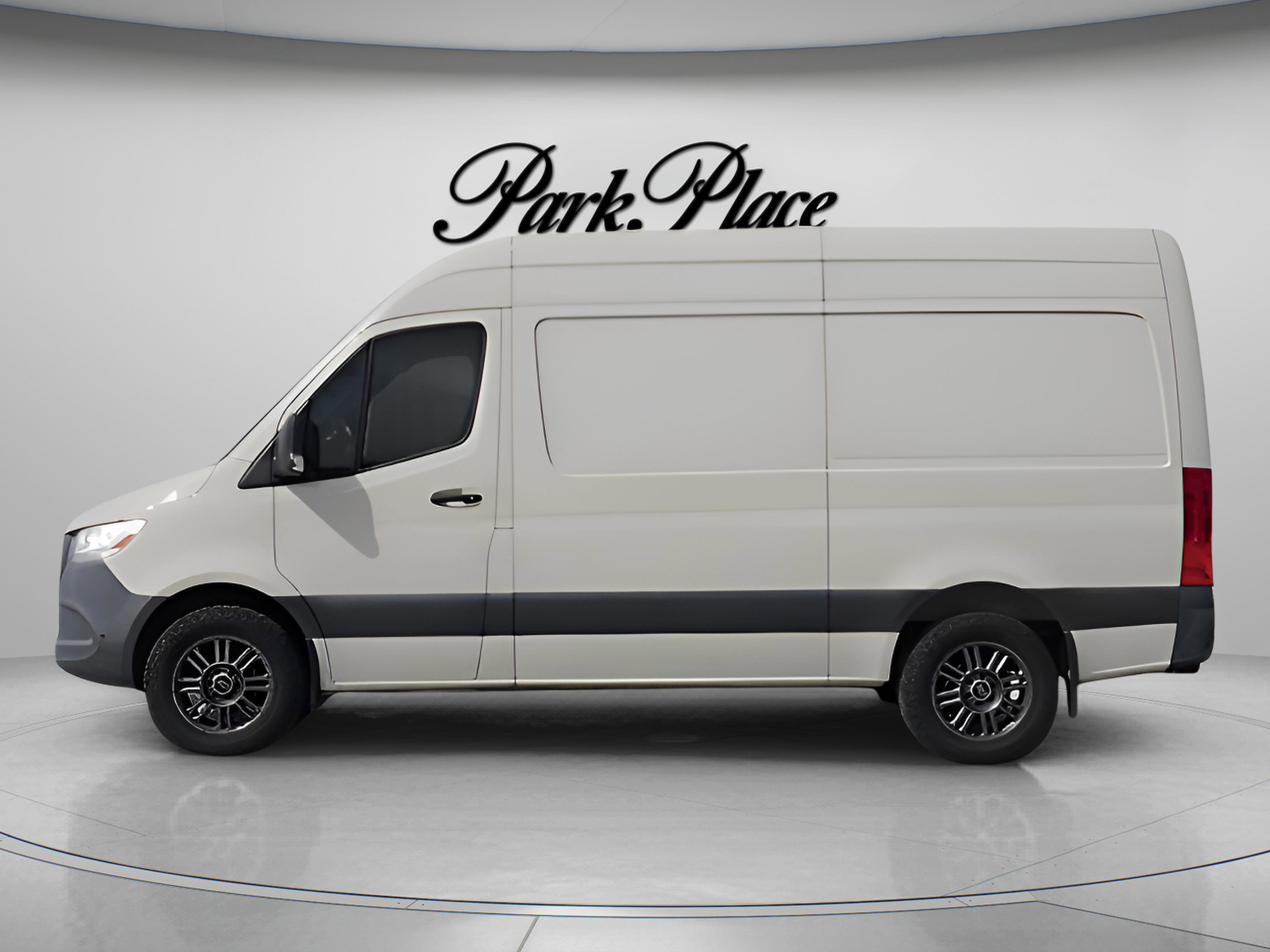 Used 2023 Mercedes-Benz Sprinter 144 Cargo image 2