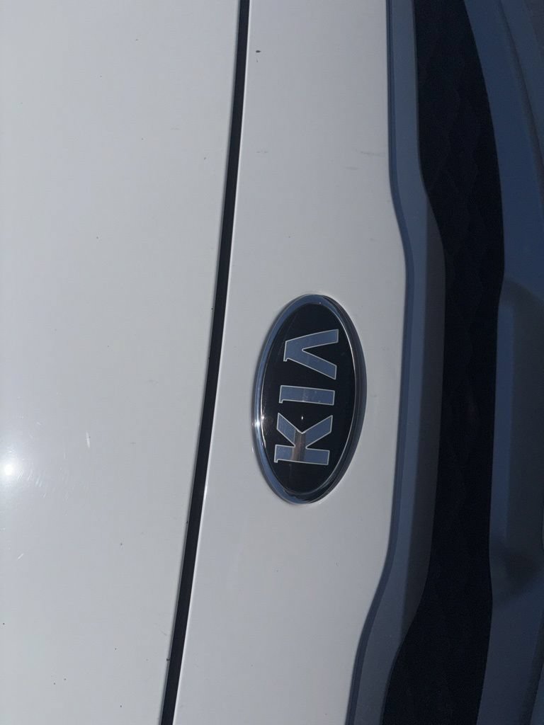 Used 2020 Kia Forte LXS FWD image 13