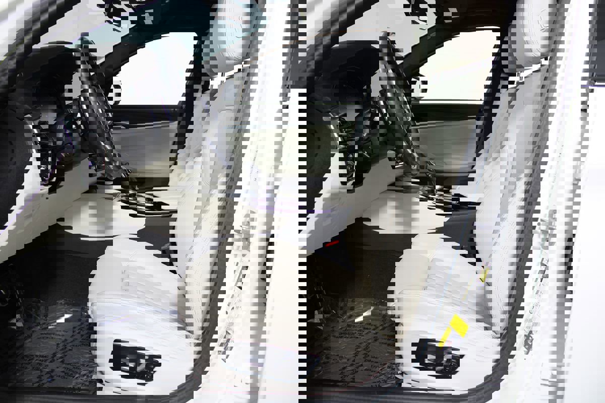 Used 2023 BMW 530e 530e w/ M Sport Package image 8