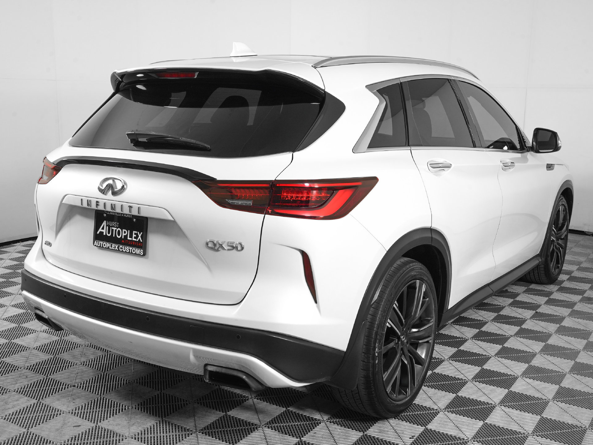 Used 2022 INFINITI QX50 Luxe w/ Appearance Package AWD/4WD image 5