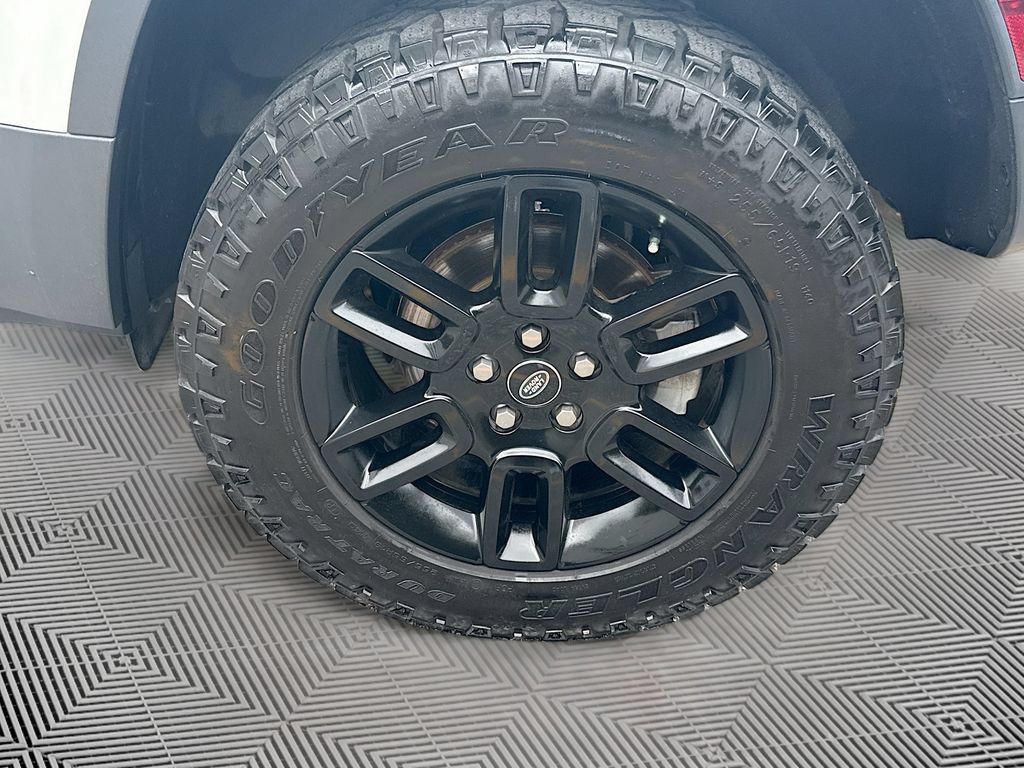 Used 2024 Land Rover Defender 110 S AWD/4WD image 34