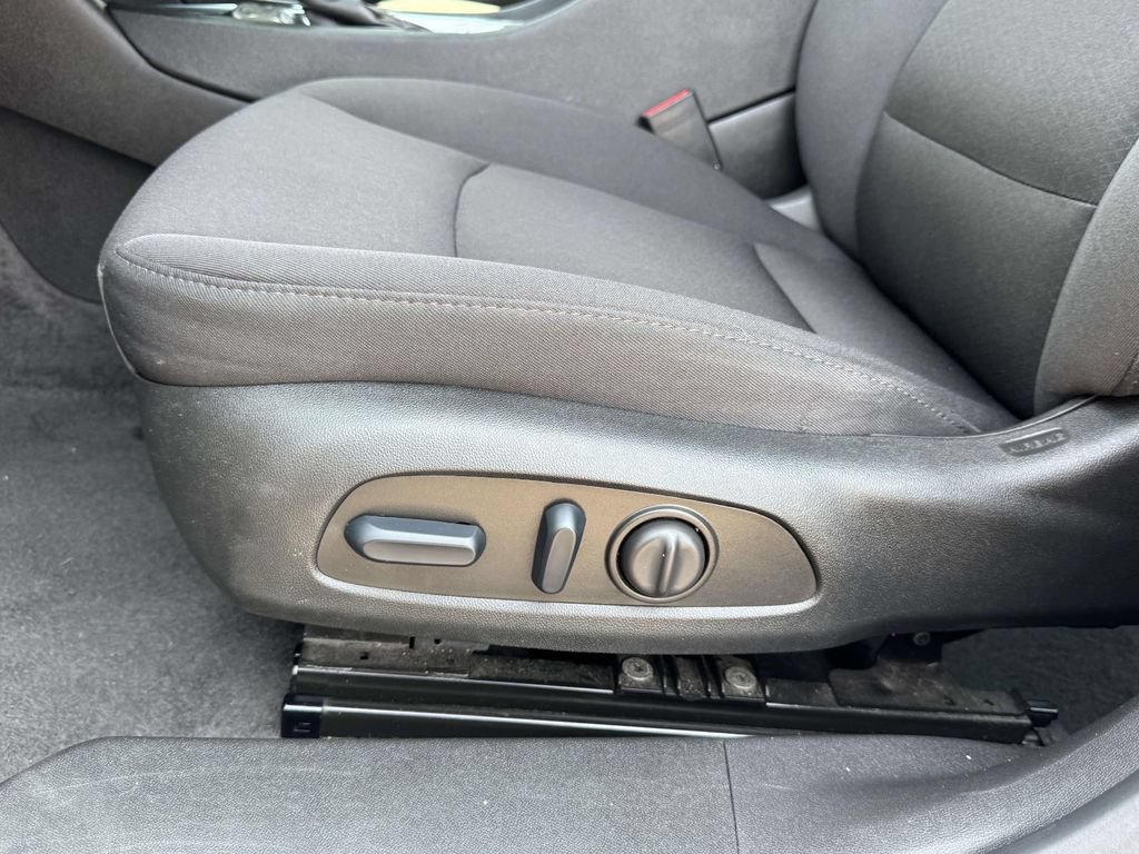 Used 2024 Chevrolet Malibu LT FWD image 19