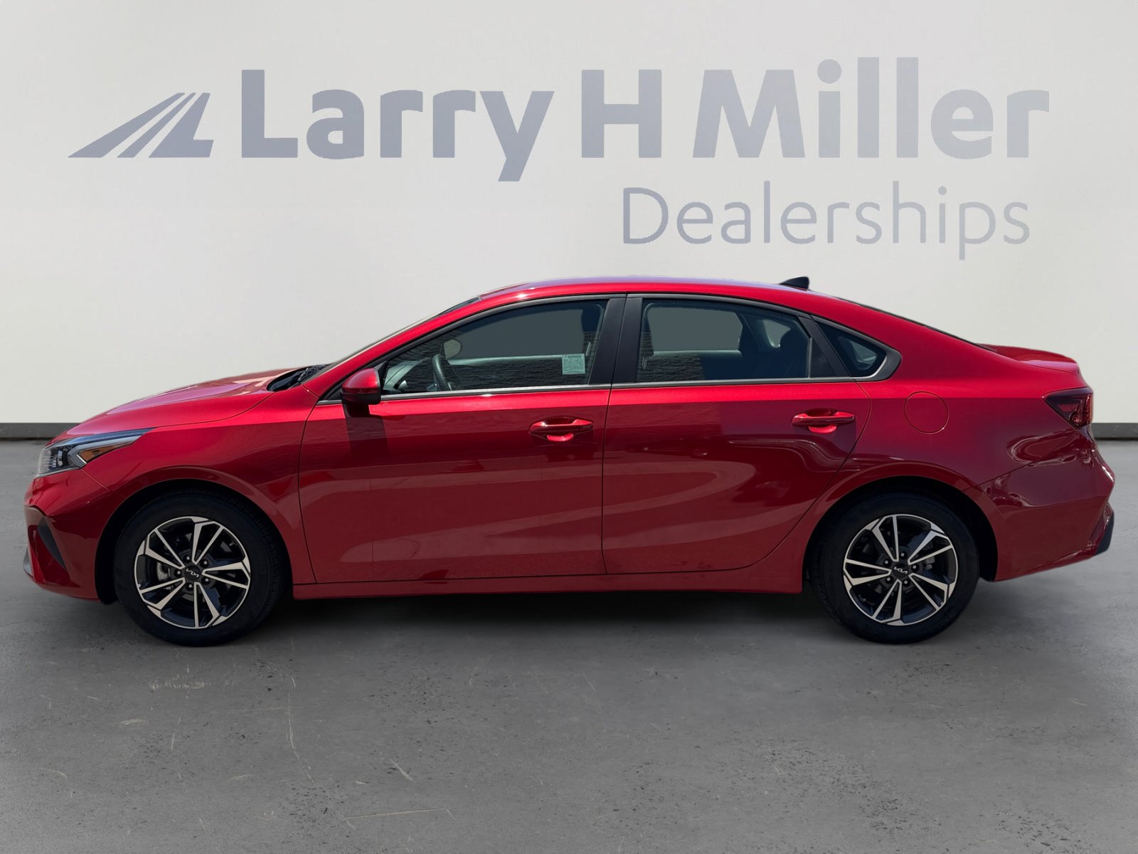 Used 2024 Kia Forte LXS FWD image 2
