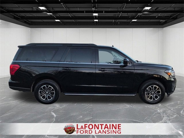 Used 2023 Ford Expedition Max XLT image 6