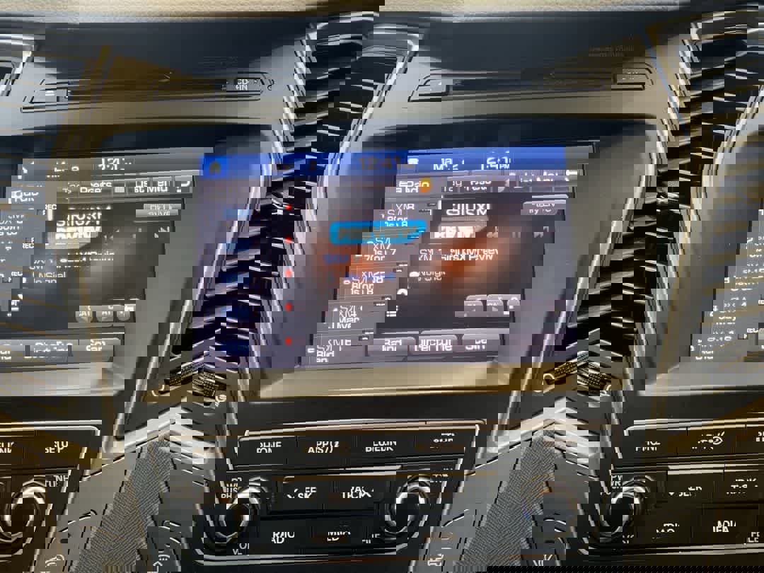 Used 2017 Hyundai Santa Fe Sport w/ 2.4L Value Package 06 image 19