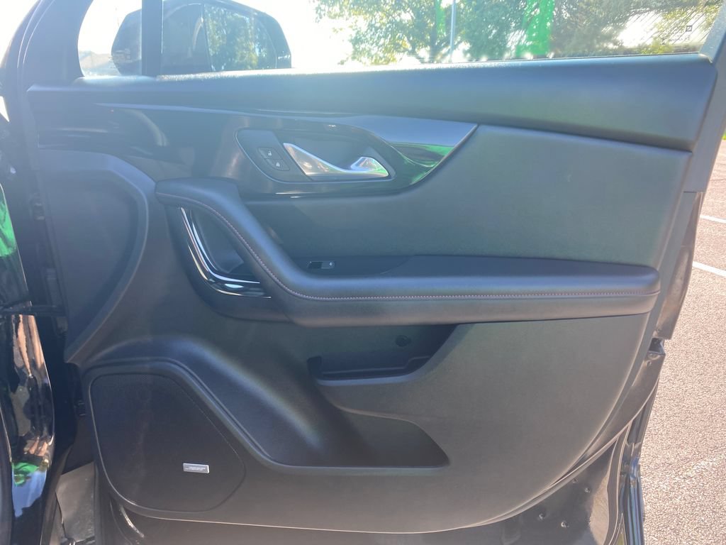 Used 2025 Chevrolet Blazer RS FWD image 9