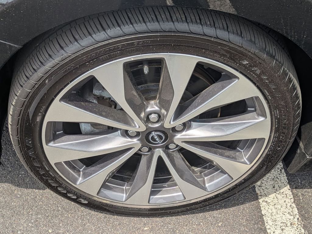 Used 2023 Nissan Maxima Platinum w/ Sport Mat Group FWD image 27