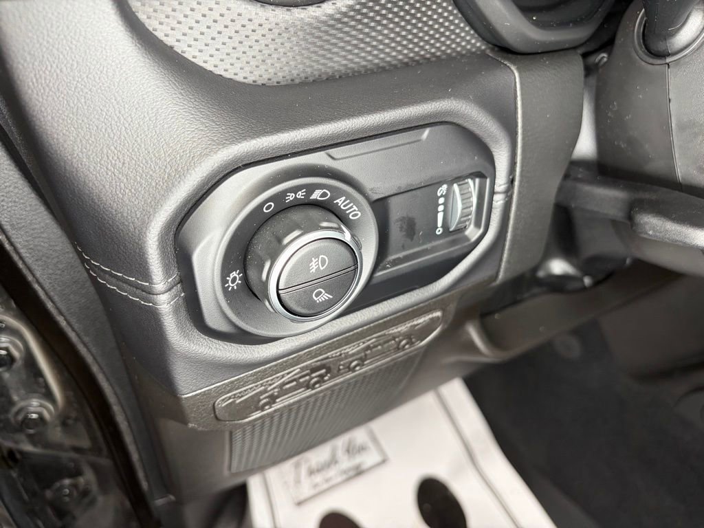 Used 2024 Jeep Gladiator Rubicon AWD/4WD image 14