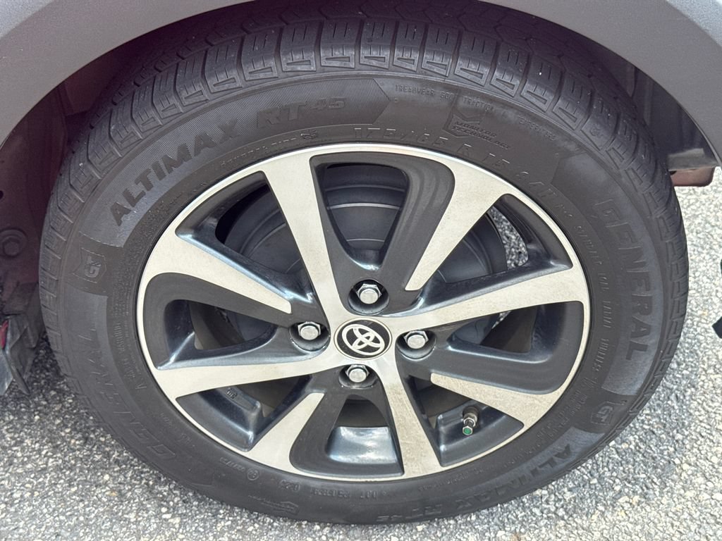 Used 2019 Toyota Prius C FWD image 19