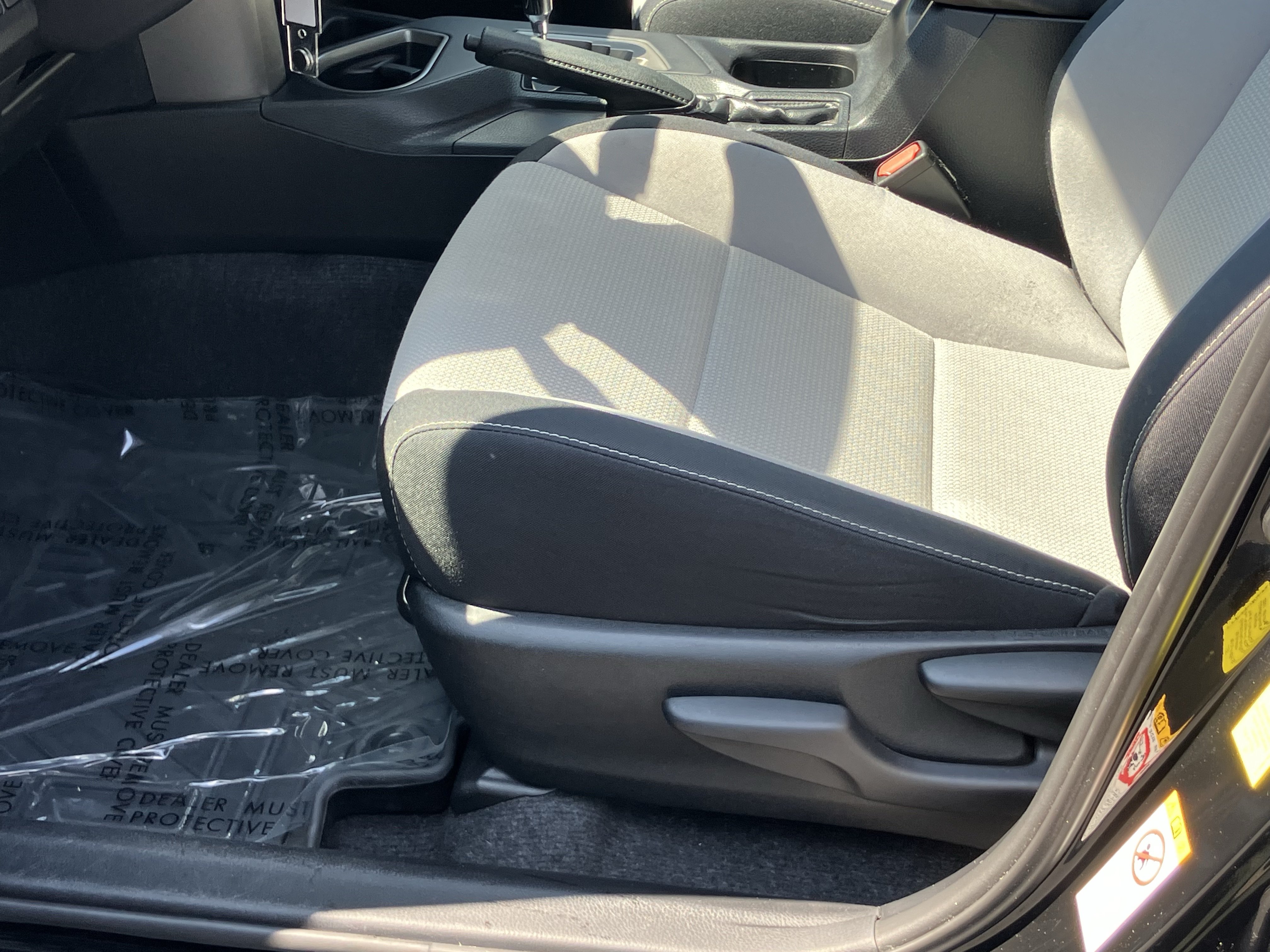 Used 2016 Toyota RAV4 XLE FWD image 17
