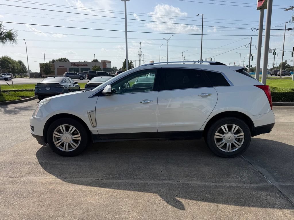 Used 2016 Cadillac SRX Luxury FWD image 2