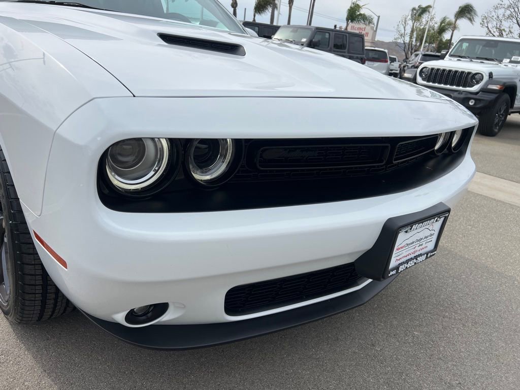 Used 2023 Dodge Challenger SXT w/ Blacktop Package image 10