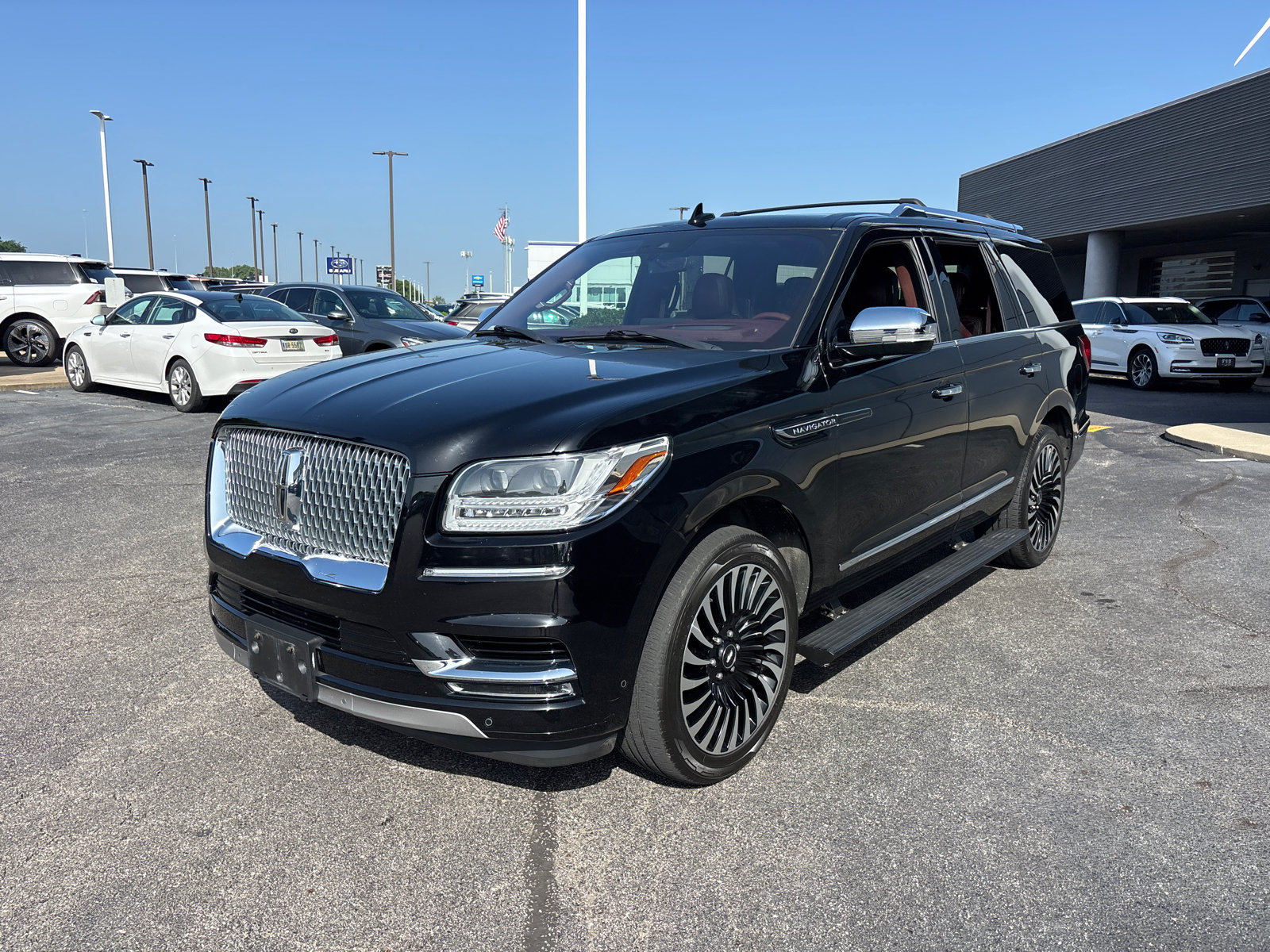 Used 2018 Lincoln Navigator Black Label w/ Cargo Package AWD/4WD image 3