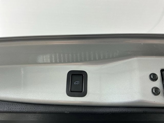 Used 2017 Toyota Highlander Plus AWD/4WD image 30