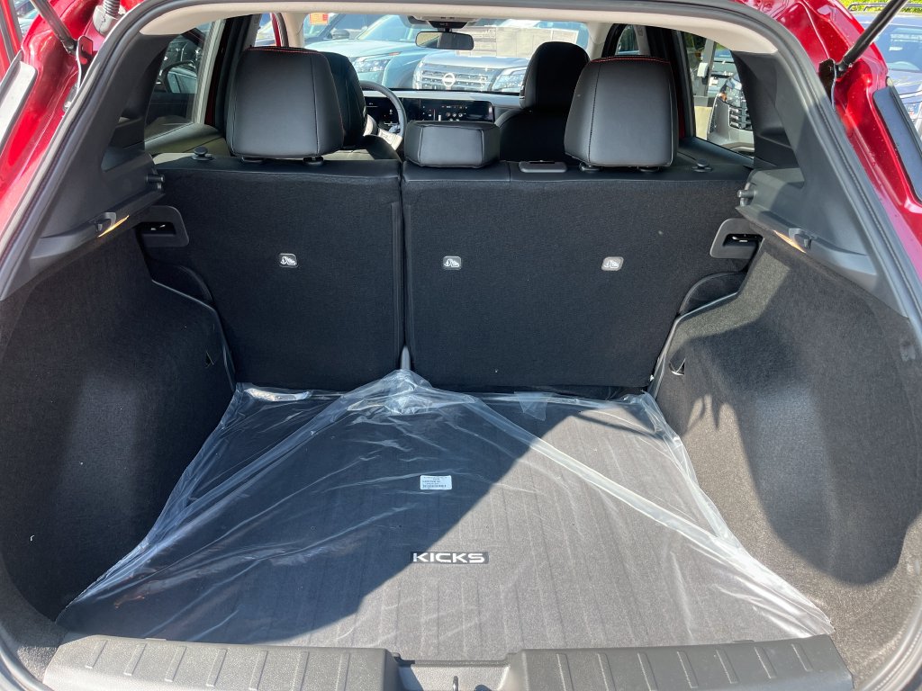New 2027 Nissan Kicks SR w/ SR Premium Package FWD image 24