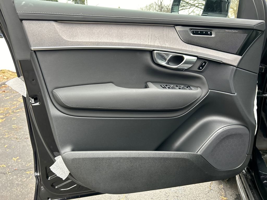 New 2026 Volvo XC90 B6 Ultra w/ Protection Package image 9