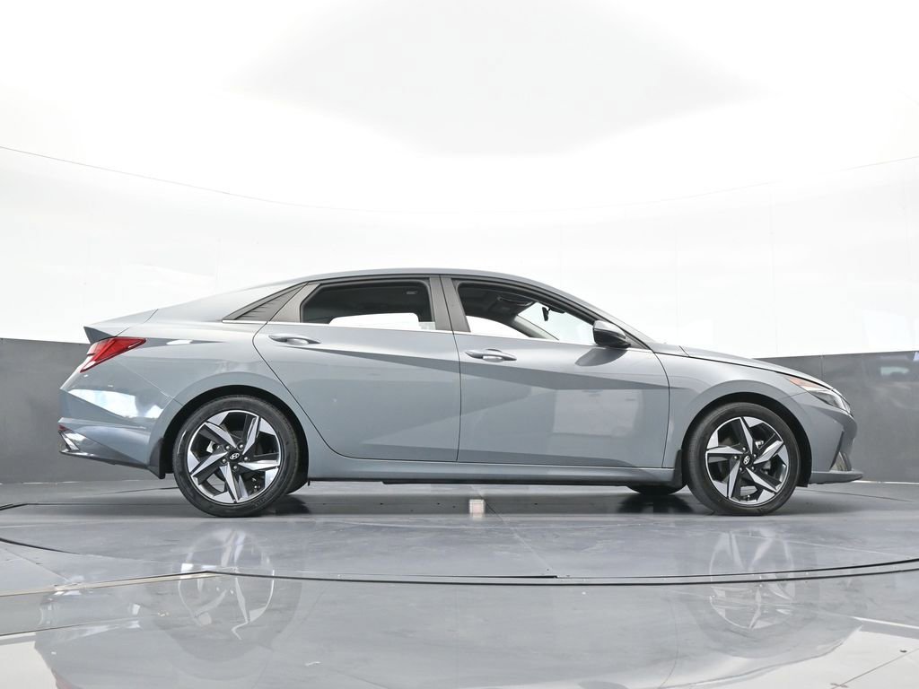 Used 2022 Hyundai Elantra SEL w/ Convenience + Premium Package FWD image 56