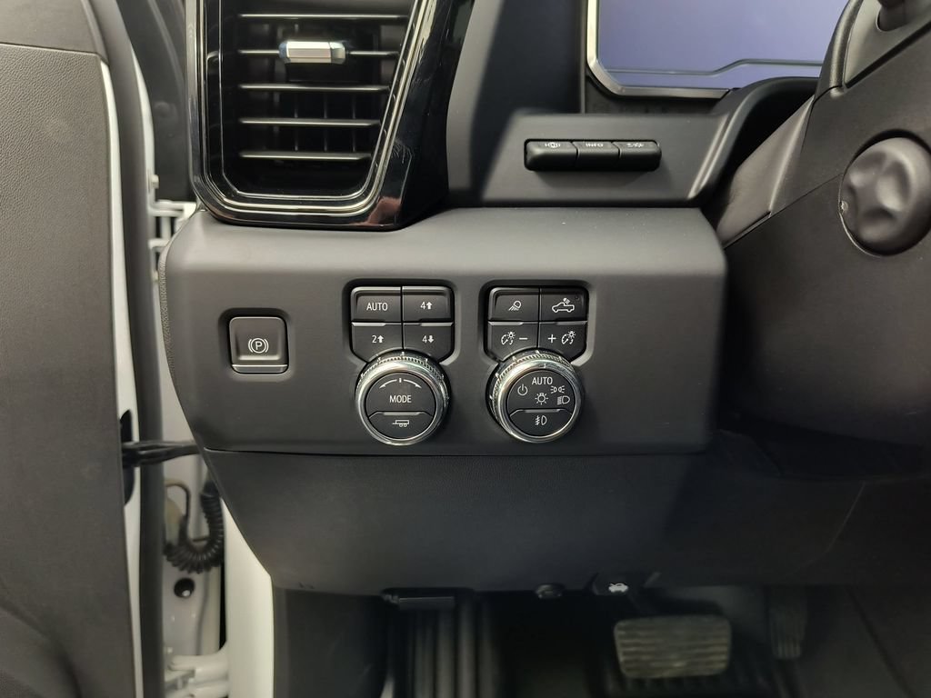 Used 2023 GMC Sierra 1500 AT4 w/ AT4 Premium Package AWD/4WD image 30