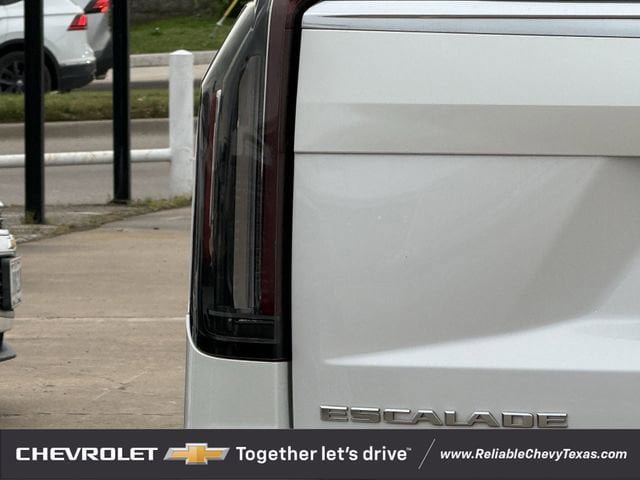 Used 2023 Cadillac Escalade Premium Luxury Platinum AWD/4WD image 9