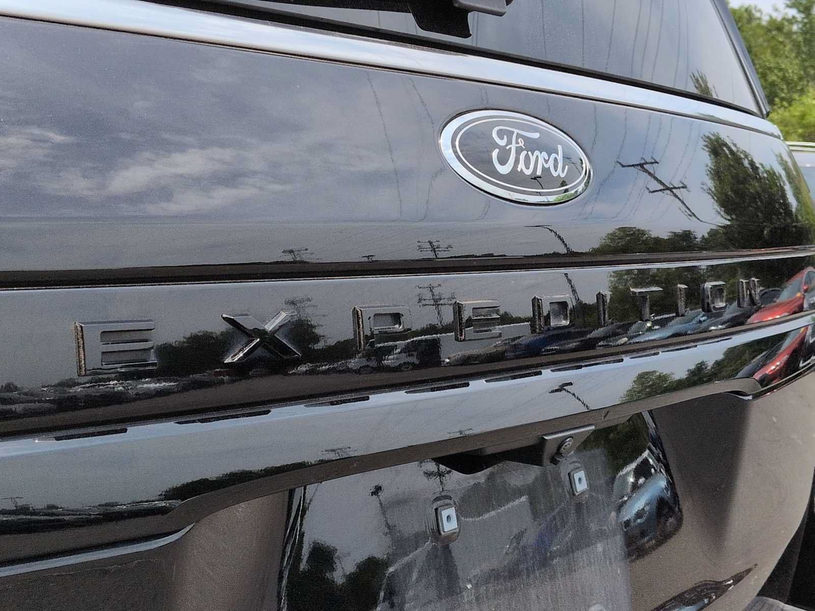 Used 2024 Ford Expedition Limited AWD/4WD image 13
