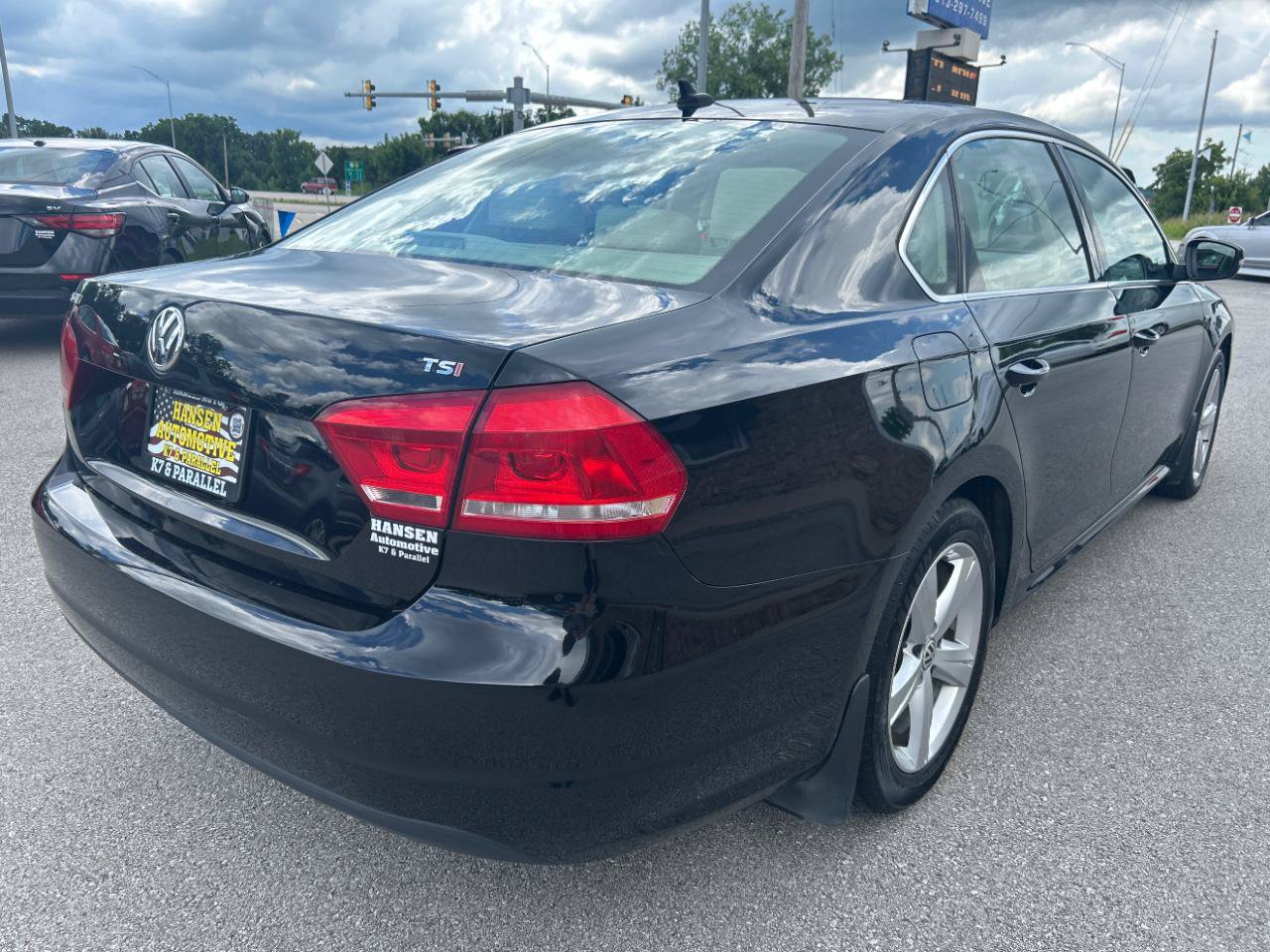 Used 2015 Volkswagen Passat 1.8T Limited Edition FWD image 5