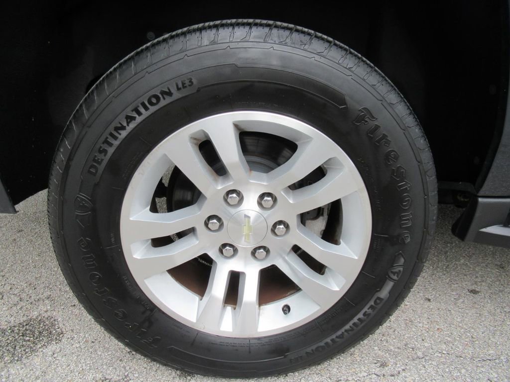 Used 2020 Chevrolet Suburban LT RWD image 8
