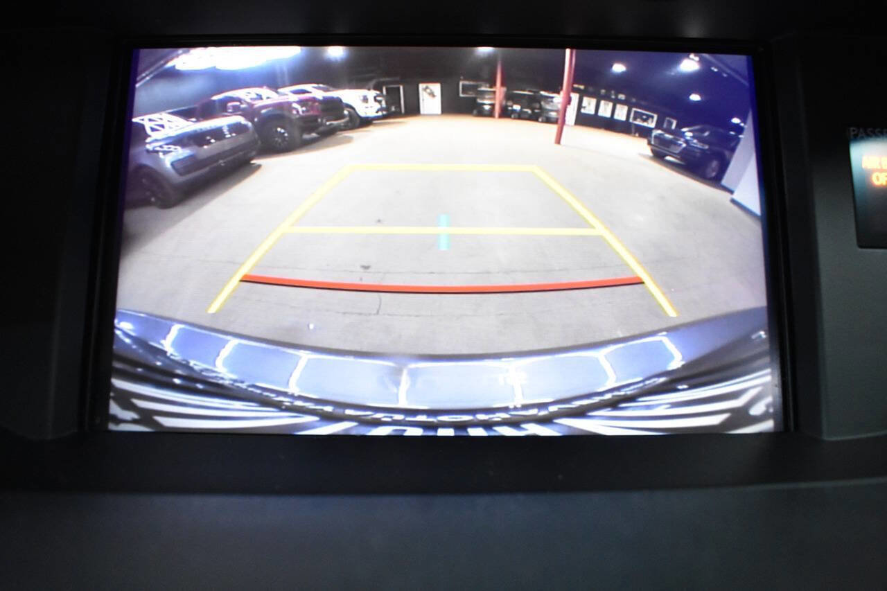 Used 2018 Lexus ES 350 w/ Luxury Package w/Wood Trim image 16