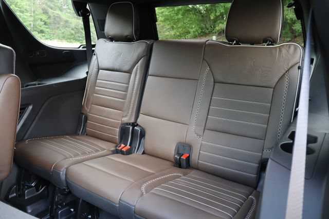 New 2026 GMC Yukon Denali Ultimate w/ LPO, Floor Liner Package AWD/4WD image 25