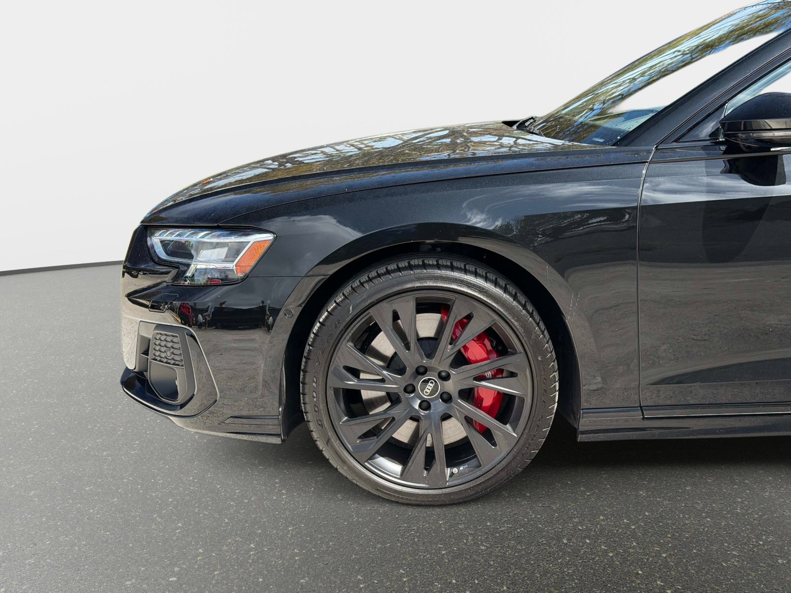 Used 2025 Audi S8 4.0T image 12