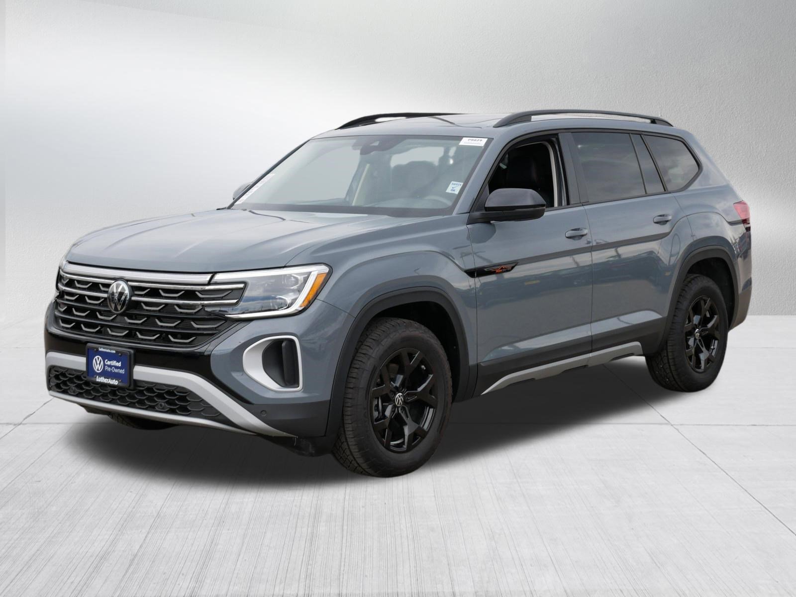Certified 2024 Volkswagen Atlas Peak Edition SEL image 3