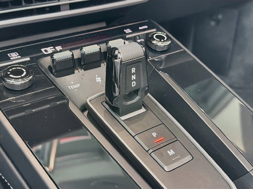 Certified 2023 Porsche 911 Cabriolet image 19